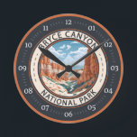Bryce Canyon National Park Trail Illustratie Kunst Ronde Klok<br><div class="desc">Bryce Canyon vectorkunstwerk ontwerp. Het park is een spuitreservaat in het zuiden van Utah,  bekend om gekruiste hadots,  die spinvormige rotsformaties zijn.</div>
