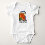 Bryce Canyon National Park Utah Vintage Romper<br><div class="desc">Bryce Canyon vectorkunstwerk ontwerp. Het park is een spuitreservaat in het zuiden van Utah,  bekend om gekruiste hadots,  die spinvormige rotsformaties zijn.</div>