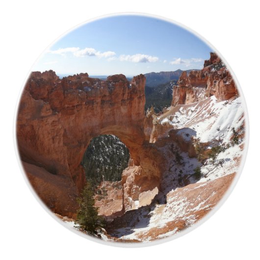Bryce Canyon Natural Bridge Snowy Landscape Foto Keramische Knop (Voorkant)