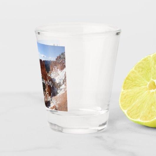 Bryce Canyon Natural Bridge Snowy Landscape Foto Shot Glas (Rechts)