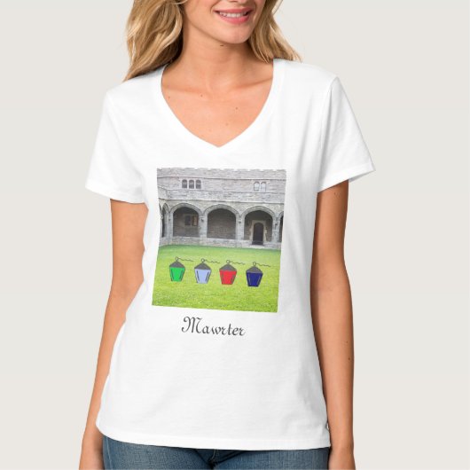 Bryn Mawr-lantaarns in Cloisters T-shirt (Voorkant)