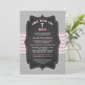 BSN Nurse afstuderen nodigt uit, ROZE grijs krijtb Kaart (Staand voorkant)