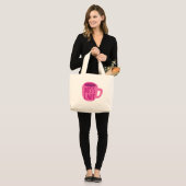 BSS-dame met roze koffiebeker Grote Tote Bag (Voorkant (model))
