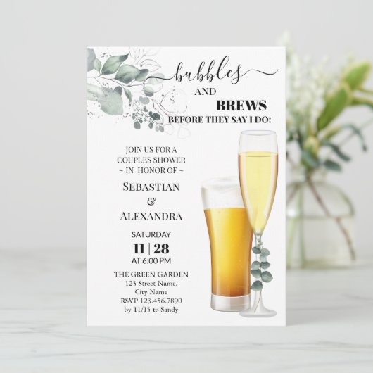 Bubbels en brouwsels Koppels Douche Uitnodiging (Staand voorkant)