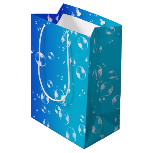 Bubbels op blauw en turquoise gradiënt medium cadeauzakje (Achterkant Gekanteld)