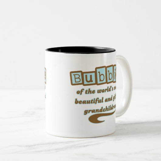 Bubbie van kleinkinderen met cadeautjes tweekleurige koffiemok (Voorkant rechts)