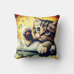 "Bubble Bath Kitten - grillige badtijd kunst" Kussen
