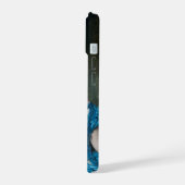 Bubble gum Diva in blauwe satijn iPhone 15 Case (Linkerkant)