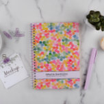 Bubble Tea Regenboog Roze Sinaasappel Groen CUSTOM Planner<br><div class="desc">Briljant en helder,  opvallend en vrouwelijk waterverf cirkel thema NOTITIEBOEK PLANNER met een patroon geïnspireerd op de prachtige wereld van bubbelthee,  met warme en levendige kleuren van groen,  sinaasappel,  roze,  geel en blauw. met twee lijnen van aangepaste tekst. Voeg eenvoudig jouw naam toe met de sjabloon</div>