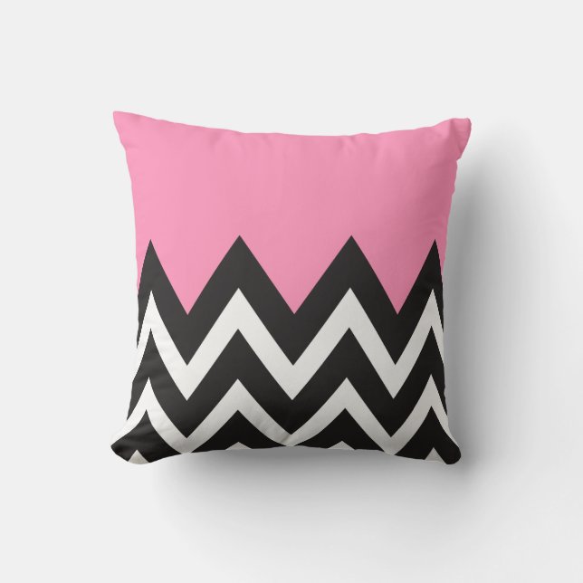 Bubblegum Roze met zwarte en witte Chevron Kussen (Voorkant)