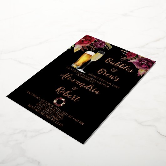 Bubbles & Brews stellen Roos voor weduwschap Gold Folie Uitnodiging (Gedraaid)