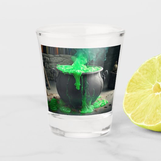Bubbling Witch's Cauldron Halloween Shot Glas (Voorkant)