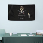 Buccaneer party Pirate thema verjaardag / vrijgeze Spandoek<br><div class="desc">Dompel uw gasten onder in een piratenavontuur met deze stijlvolle banner van High Zeeen Adventure, ideaal voor een vrijgezel- of verjaardagsfeestje met piratenthema.Deze banner legt de essentie vast van een spannende reis op de hoge zeeen. Versierd met piratenelementen zoals een hangend touw, een gedetailleerde schedel met een bruine hoofdband en...</div>