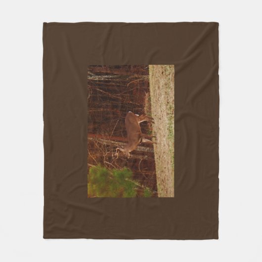 Buck Deer bij de bomen Fleece Deken (Voorkant)