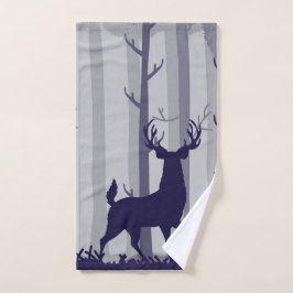 Buck Deer Foggy Forest Scene Handdoek