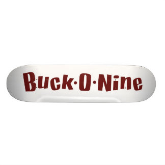 Buck-O-Nine Skateboard - Rood en wit Logo