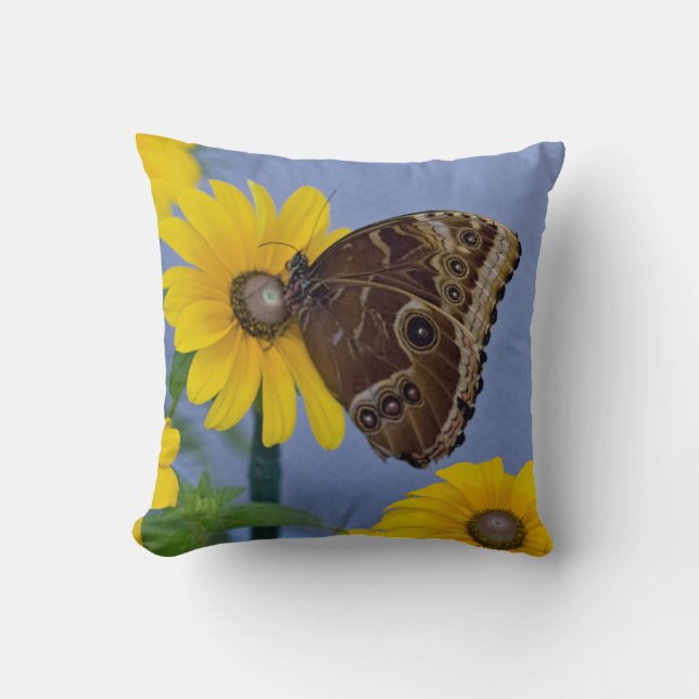 Buckeye Butterfly op Yellow Daisy Kussen (Voorkant)