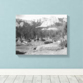 Buckhornbergen voorbij Railroad Tracks Canvas Afdruk (Insitu (Houten vloer))