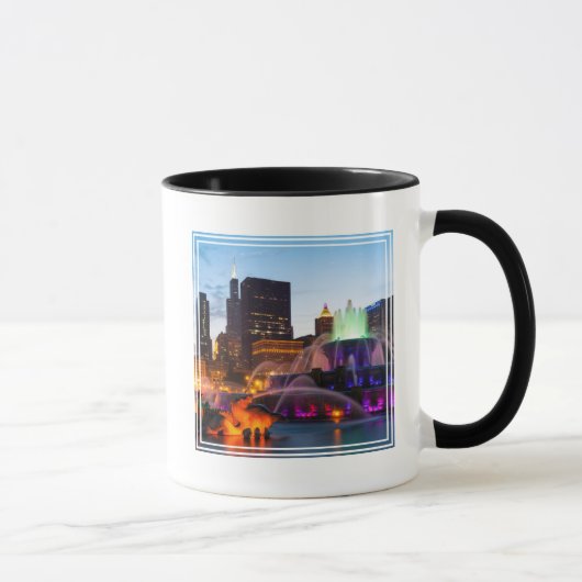 Buckingham Fountain Lit bij nacht Mok (Rechts)