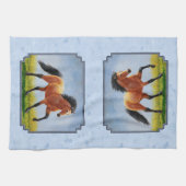 Buckskin Horse Runing Light Blue Theedoek (Horizontaal)
