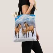 Buckskin Quarter Horses op sneeuw Tote Bag (Dichtbij)