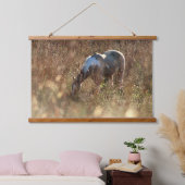 Buckskin Tobiano Grazing in Morning Sun Photo Hangend Wandkleed (Slaapkamer)