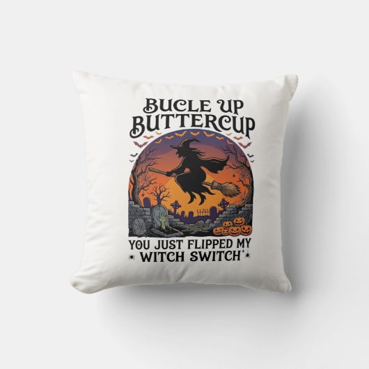 Bucle Up Buttercup Heks Switch Halloween Bezem Pu Kussen (Voorkant)