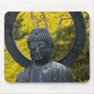 Buddha-standbeeld in de Japanse Tuinen Gouden Muismat