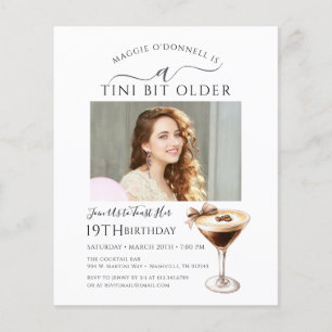 BUDGET 19e Verjaardag Tini Bit Oudere Foto Martini