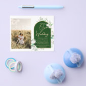 Budget All-in-1 White Roses Green Wedding QR Code Flyer (Enkel)