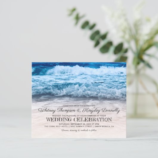 Budget Beachfront Destination Wedding Invitation (Staand voorkant)