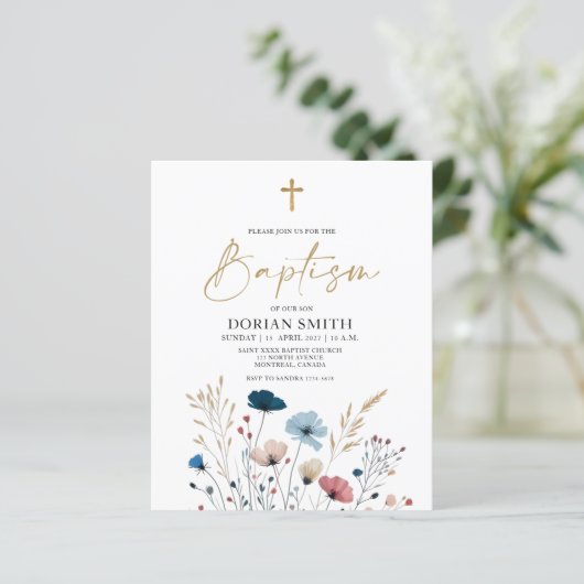 Budget Blauwe Wilde Bloemen Jongen Doop uitnodigin (Staand voorkant)