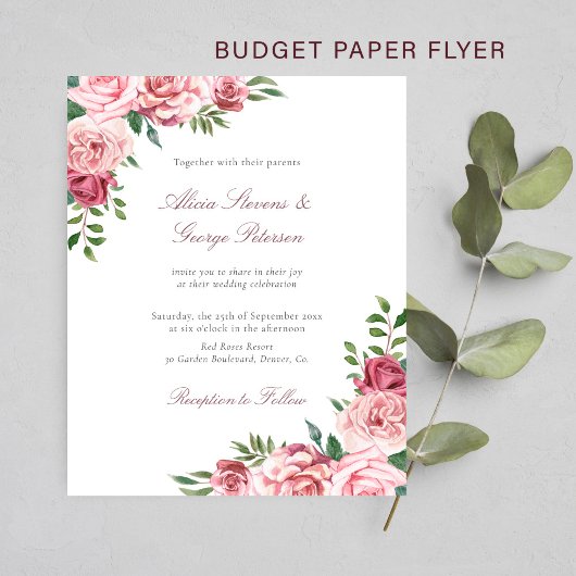 Budget blozende bordeaux bloem bruiloft uitnodigin flyer