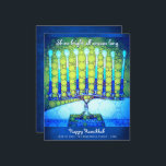 Budget Blue Hanukkah Menorah Shine Bright Kaart<br><div class="desc">"Het hele seizoen helder schitteren." Het witte kalligrafische manuscript en een artsy, dichte fotoillustratie van een heldere, kleurrijke, blauwe menorah helpen u in de vakantie van Hanukkah gebruiken. Voel de warmte en de vreugde van het vakantieseizoen als je dit prachtige, kleurrijke wenskaart van het Hanukkah-budget stuurt. De bijbehorende enveloppen, de...</div>