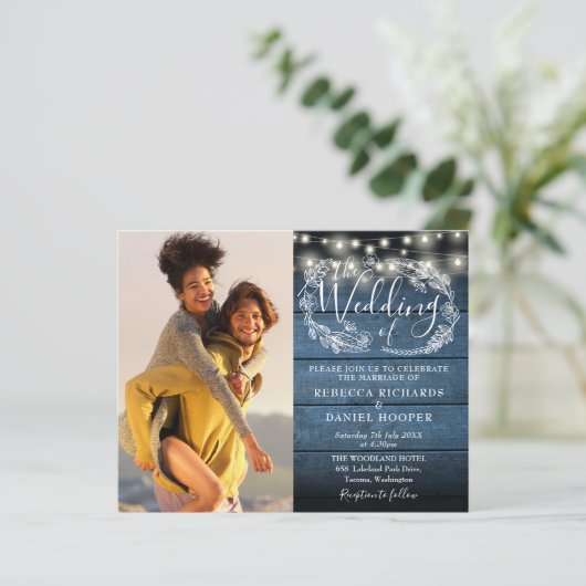 Budget Blue Rustic Wood 2 Foto Wedding Invite (Staand voorkant)