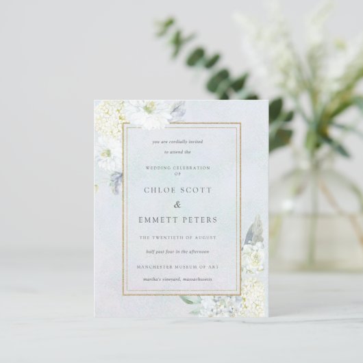 Budget Blue White Floral Wedding Invitation (Staand voorkant)
