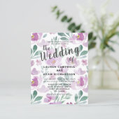 Budget Boho Paarse Bloemige Trouwuitnodiging (Staand voorkant)
