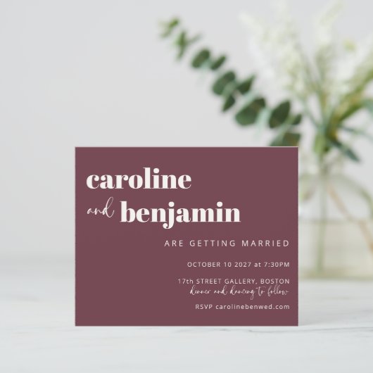 Budget Bold Burgundy Chic Modern Wedding Invite (Staand voorkant)