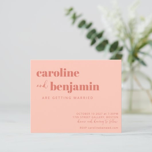 Budget Bold Peach Rust Chic Modern Wedding Invite (Staand voorkant)