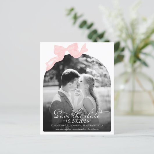 Budget Bruiloft Bewaar de Datum Uitnodiging Bow Fo (Staand voorkant)