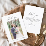 Budget bruiloft minimalistische foto dank u kaarte<br><div class="desc">Budget Wedding Dank u Kaarten die een foto op de voor- en achterkant hebben. De kaarten met dank bevatten een moderne handgeschreven cursieve scripttypografie die elegant,  eenvoudig en modern is om te gebruiken nadat u de minimalistische eenvoudige trouwdag hebt gevierd.</div>