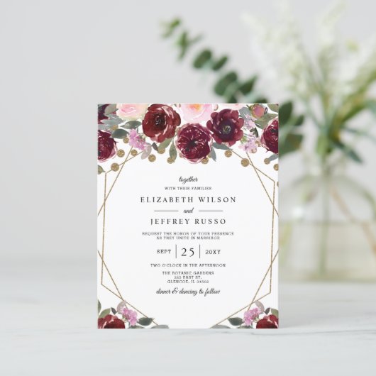 Budget Burgundy Gold Geometric Weduwde Uitnodiging (Staand voorkant)