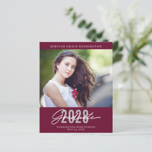 Budget Burgundy Modern Elegant Afstuderen (Staand voorkant)
