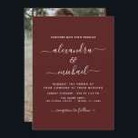 Budget Burgundy Romantic Weddenschap met Foto Kaart<br><div class="desc">Budget Burgundy Romantic Wedding Spring of Summer Photo on Back Wedding Invitations - bevat prachtige en elegante scripttypografie met een moderne,  eenvoudige en klassieke kleur voor de speciale dag van de bruiloft.</div>