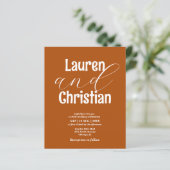 Budget Burnt Oranje Scripting Wedding Uitnodiging (Staand voorkant)