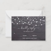 Budget Chalkboard String Lights Wedding RSVP Kaart Notitiekaartje (Voorkant)