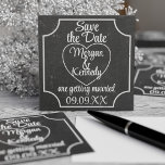 Budget Chalkboard Wedding Save the Dates 100 pack Vierkante Visitekaartjes<br><div class="desc">Een voordelige manier om uw Save The Date's uit te zenden - een pakket van 100 vierkante visitekaartjes. Ik heb de rug opzettelijk leeg verlaten zodat kunt u gemakkelijk extra details toevoegen als u nodig hebt. Ik hou van de effecten van het karton en ik hoop dat u dat ook...</div>