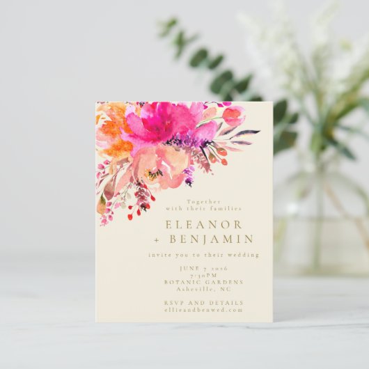 Budget Chic Pink Waterverf Floral Wedding Invite (Staand voorkant)