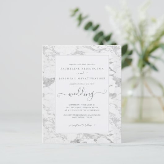 Budget Chic Silver Foil Marble Wedding Uitnodiging (Staand voorkant)