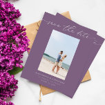 Budget Chic Stijlvolle Mod Foto Save the Date 3 Pu<br><div class="desc">Voeg gewoon je foto toe en je hebt een eenvoudige, minimalistische, chique en unieke Photo Save the Date met een lavendel paarse achtergrond. Krijg deze Save the Date in verschillende kleuren. Het is geweldig voor lentebruiloften, zomerbruiloften, strandbruiloften, boho-bruiloften, herfstbruiloften, rustieke bruiloften, winterbruiloften & meer. Bespaar geld met deze budgetversie. **...</div>